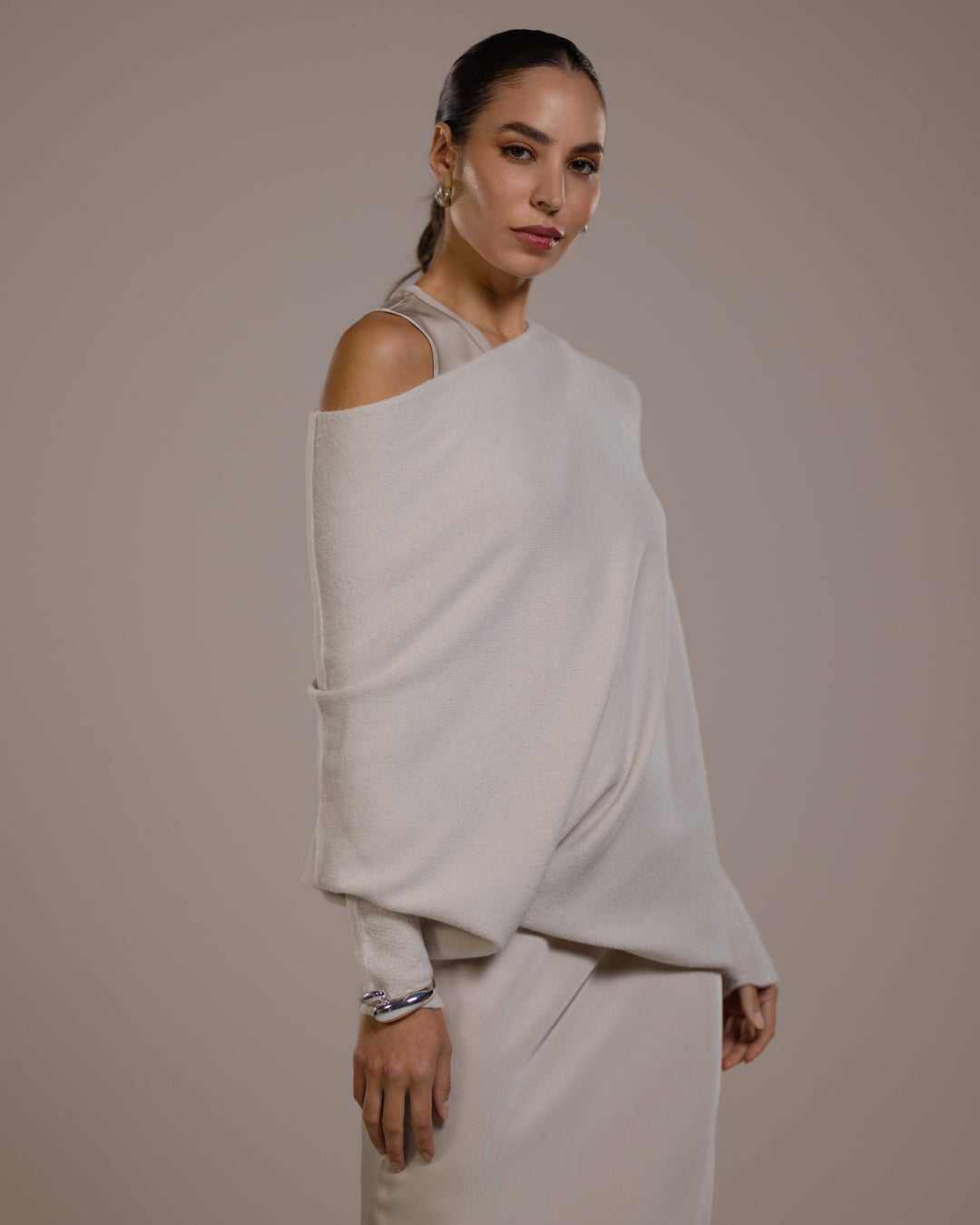 ELARA | Maglia Asimmetrica in Morbida Maglia