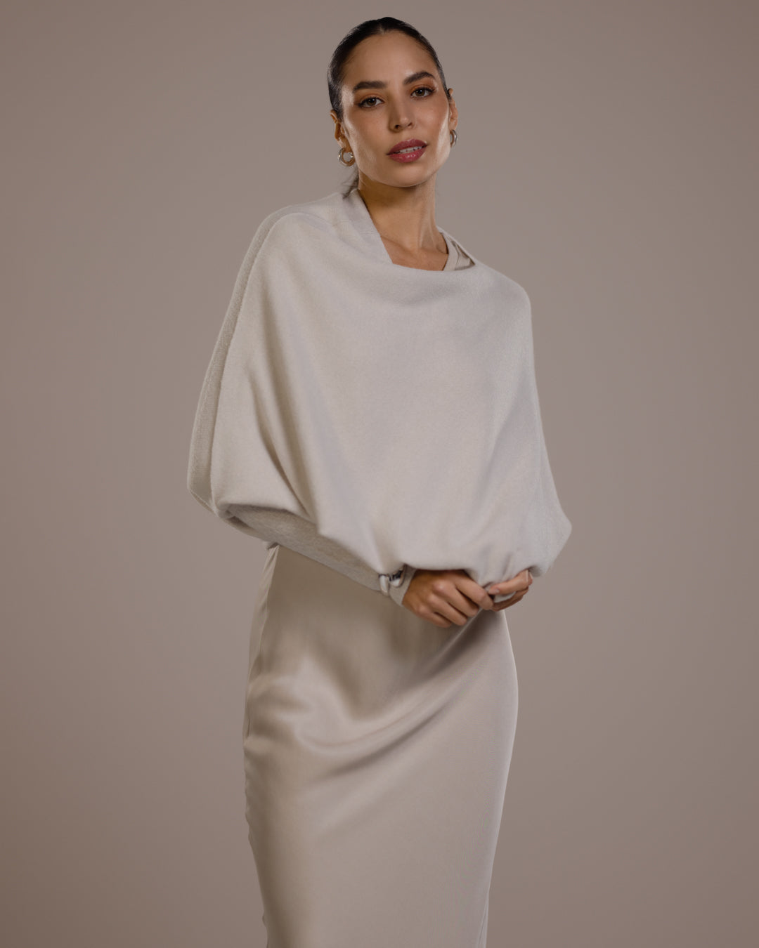 ELARA | Maglia Asimmetrica in Morbida Maglia