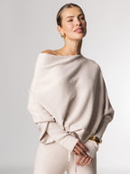 ELARA | Maglia Asimmetrica in Morbida Maglia